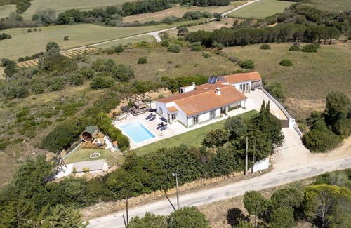 Abris House | Tip! Private vacation home in an exclusive location! Rest assured!