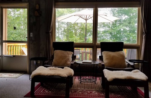 Stowe Area House | TIPS UP TOWNHOME-4BD 2.5BA-IDEAL STOWE LOCATION-5MI TO MOUNTAIN-3MI TO DOWNTOWN