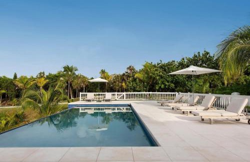 Governor's Harbour Apartment | Tir Na Nog home