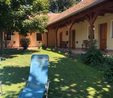 Tiszaorveny House | Tisza-Kert Vendégház -Tisza-Kert Vendégház II