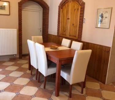 Tiszaorveny House | Tisza-Kert Vendégház -Tisza-Kert Vendégház II