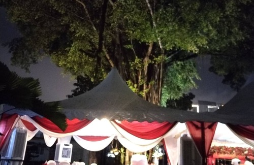 Titiwangsa House | Titiwangsa Villa . Spacious with 12 bedrooms attached bathrooms , Free Wi Fi .