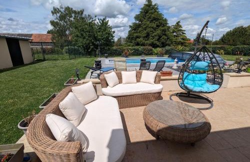 Mareau-aux-Bois House | Titre proposé : Gîte familial avec piscine chauffée, jardin et jeux pour enfants à l'orée de la forêt d'Orléans - FR-1-590-432