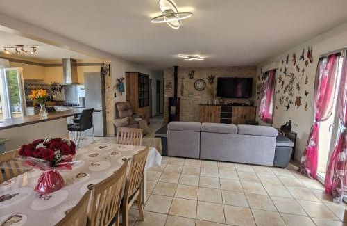 Mareau-aux-Bois House | Titre proposé : Gîte familial avec piscine chauffée, jardin et jeux pour enfants à l'orée de la forêt d'Orléans - FR-1-590-432