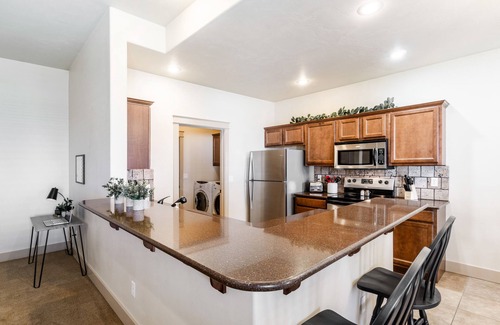 Twin Falls House | TJ Rancher home, private yard, king beds, 2.5 bath