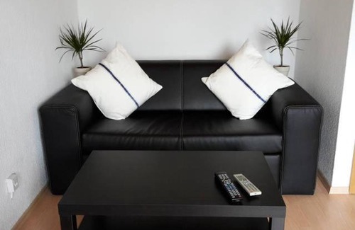 Kaiserslautern Apartment | TLA Apartment with Garden