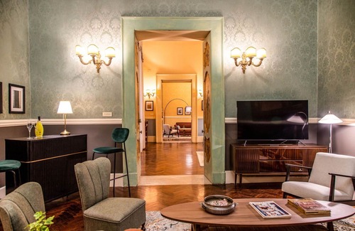 Naples City Centre Apartment | TLS - Luxury Suite Courts