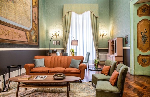 Naples City Centre Apartment | TLS - Luxury Suite Courts