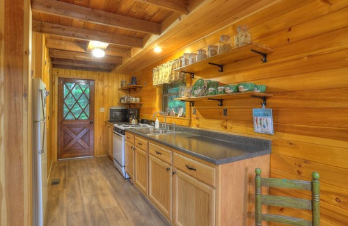 Rangeley Cabin | Tmakwa - You will love this little cabin - and it's sandy beach in the summer