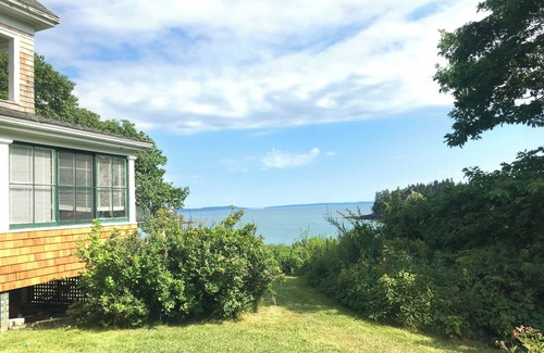 Sorrento House | tnVictorian Shore front home in a charming summer community