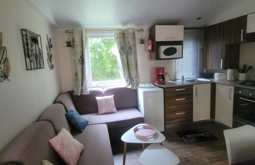 Saint-Sulpice-de-Royan House | To rent mobihome in a nice campsite