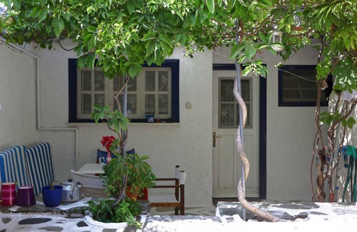 Galaxidi Apartment | To Spitaki Main Building