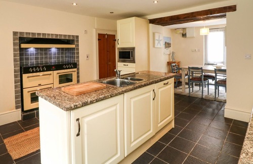 Aughrim Cottage | TOBERLONAGH, family friendly in Aughrim, County Wicklow