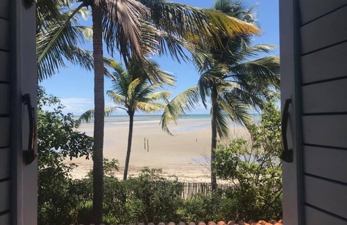 Tatuamunha House | Toca do Tatu - Charming house standing on the sand