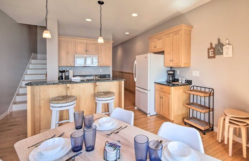 Tofte House | Tofte Lakefront 2BR | Pet Friendly | Beach Access | Near Lutsen | EV Charger