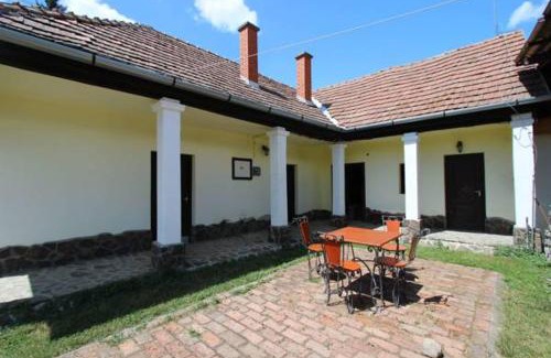 Felsotold House | Toldi Vendégház