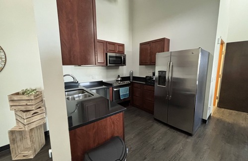 Downtown Toledo Apartment | Toledo Tranquility: Luxe 2-Bed Retreat - Your Perfect Stay Awaits! ADA compliant