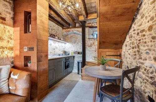 Saint Osyth Cabin | Toll Barn, St Osyth Priory