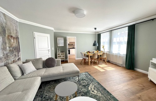 Wismar Apartment | Tolle Familienwohnung mit Ausblick auf Stadtkanal und St.nikolai Kirchenschiff