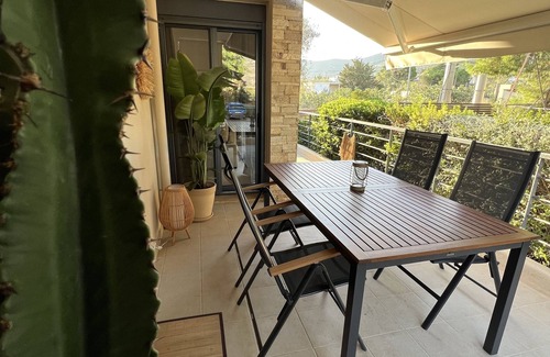 Ormos Agiou Ioannou Apartment | Tolle Ferienwohnung mit Pool und 5 Minuten Spaziergang zum Strand