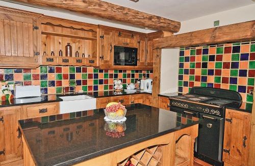 Dilhorne House | Tomfield Cottage