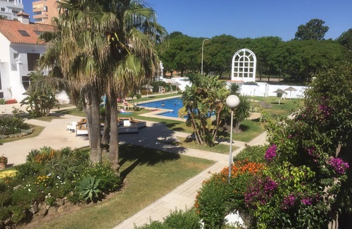 Fuengirola Ski Chalet | Tomillo-Spacious beach-side townhouse 2 minutes from the sandy beach Fuengirola