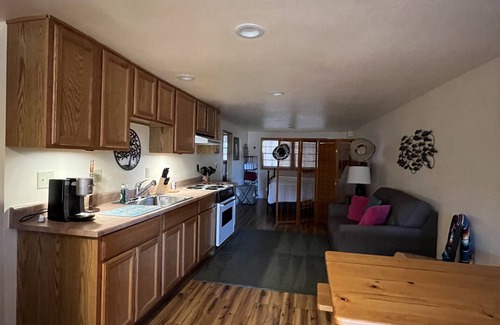 Oak Shores House | Tomos Landing-Walking Distance to the Marina with Private Slip!