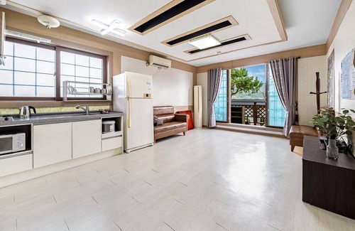 Tongyeong House | Tongyeong Hwanggeumbada Pension