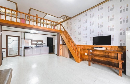 Tongyeong House | Tongyeong Hwanggeumbada Pension