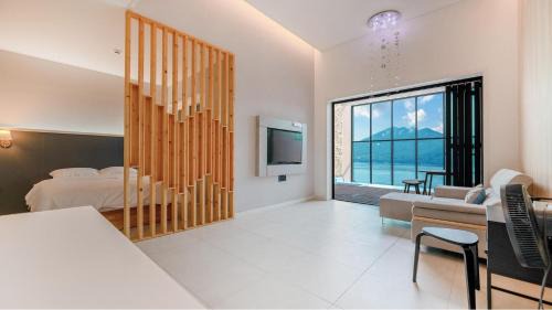 Saryang-myeon House | Tongyeong Saryangdo Elphis36 Poolvilla