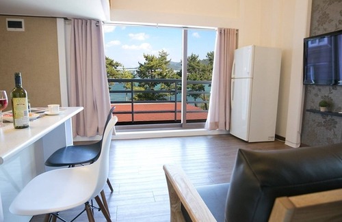 Yongnam-myeon Condo | Tongyeong Tulip Pension