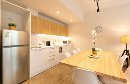 Pangrati Apartment | TONI'S makes you an offer, you cannot refuse.