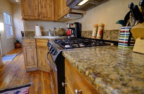 Downtown Santa Fe House | Tony's Place - 2 bdrm, 2 bath, pull out sofa