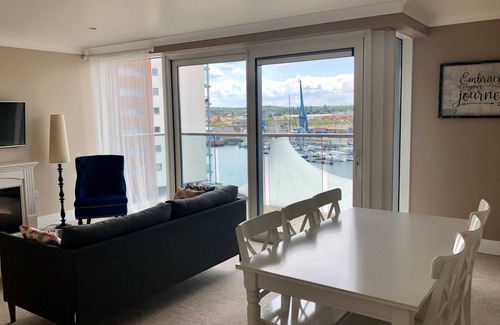 Ipswich Apartment | Toothbrush Apartments - Ipswich Waterfront - Anchor St