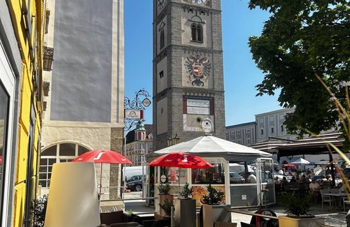 Enns Bed & Breakfast | TOP 2 for up to 4 persons - Plaza Cafe & Bar