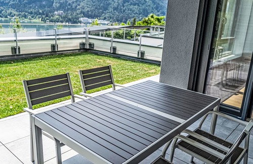 Annenheim Apartment | Top 5 Alpe maritima Seeblick+Bergkulisse by Interhome