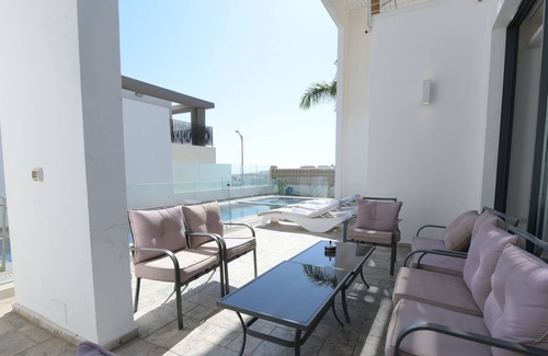 Eilat Villa | Top Design Luxury Villa in Eilat with Heated Pool, Hot Tub and Saunas