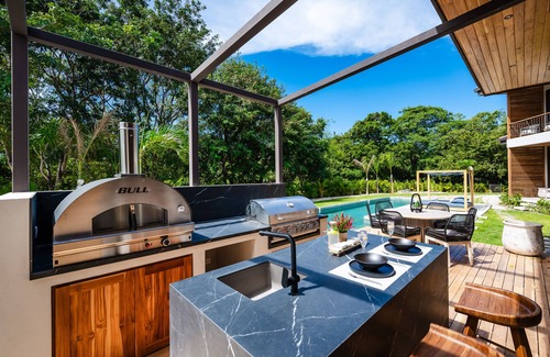 Tamarindo House | Top Family Vacation Villa with Large Pool & Hot Tub, 5 Minutes walk to the Beach!