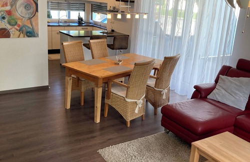Neuried Apartment | Top Ferienwohnung Schwarzwald Europapark Rust 120 m ²