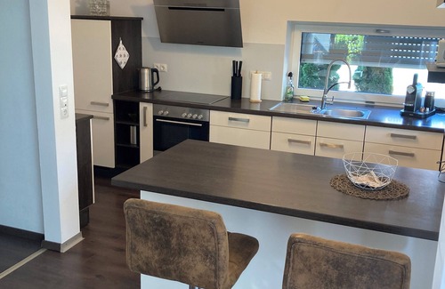 Neuried Apartment | Top Ferienwohnung Schwarzwald Europapark Rust 120 m ²