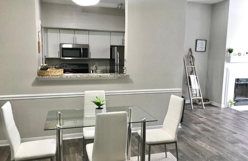 Lindbergh Apartment | Top Floor 2BR 2B with City Views Prime Location