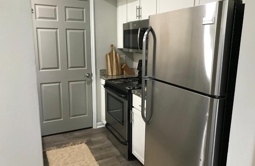 Lindbergh Apartment | Top Floor 2BR 2B with City Views Prime Location