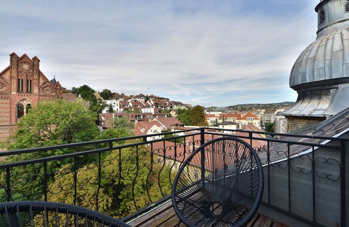 Vizivaros Apartment | Top floor apartment in Buda, Scenic views and cosy apartment