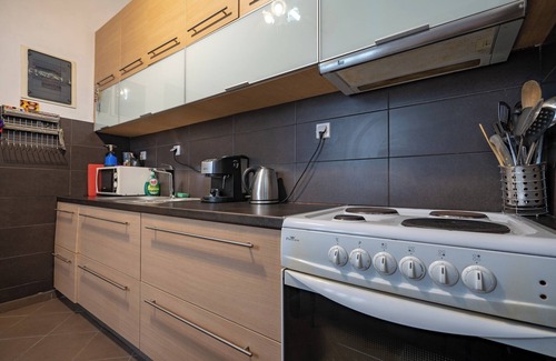 Nea Ionia Apartment | Top-Floor Apt with Private Patio- Nea Ionia by ΜΡS
