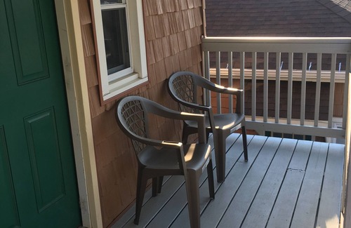 Old Orchard Beach Apartment | Top Floor Beach Getaway-Huge Patio-60 steps to Sand- Shore Four D