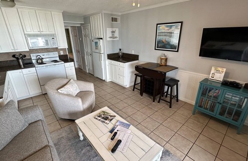 Tybee Island Condo | Top floor! Beautiful water views from your private balcony!