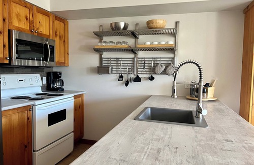 Silver Star Mountain Condo | Top floor studio condo at Creekside - pet friendly, views, ski-in/out access
