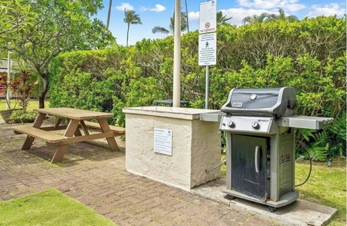 Wailua Apartment | Top Floor, Centrally Located Condo, AC, Private Lanai, Steps to Beach