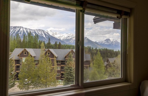 East Kootenay Condo | Top Floor Condo | Incredible Mountain Views | 3 Beds | Portable AC