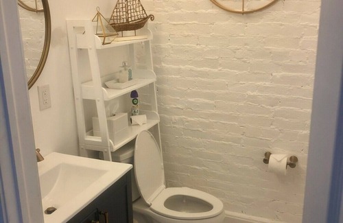 Central Business District Condo | Top floor condo! Just a short walk to OTR, Fountain Square, and the Stadiums!